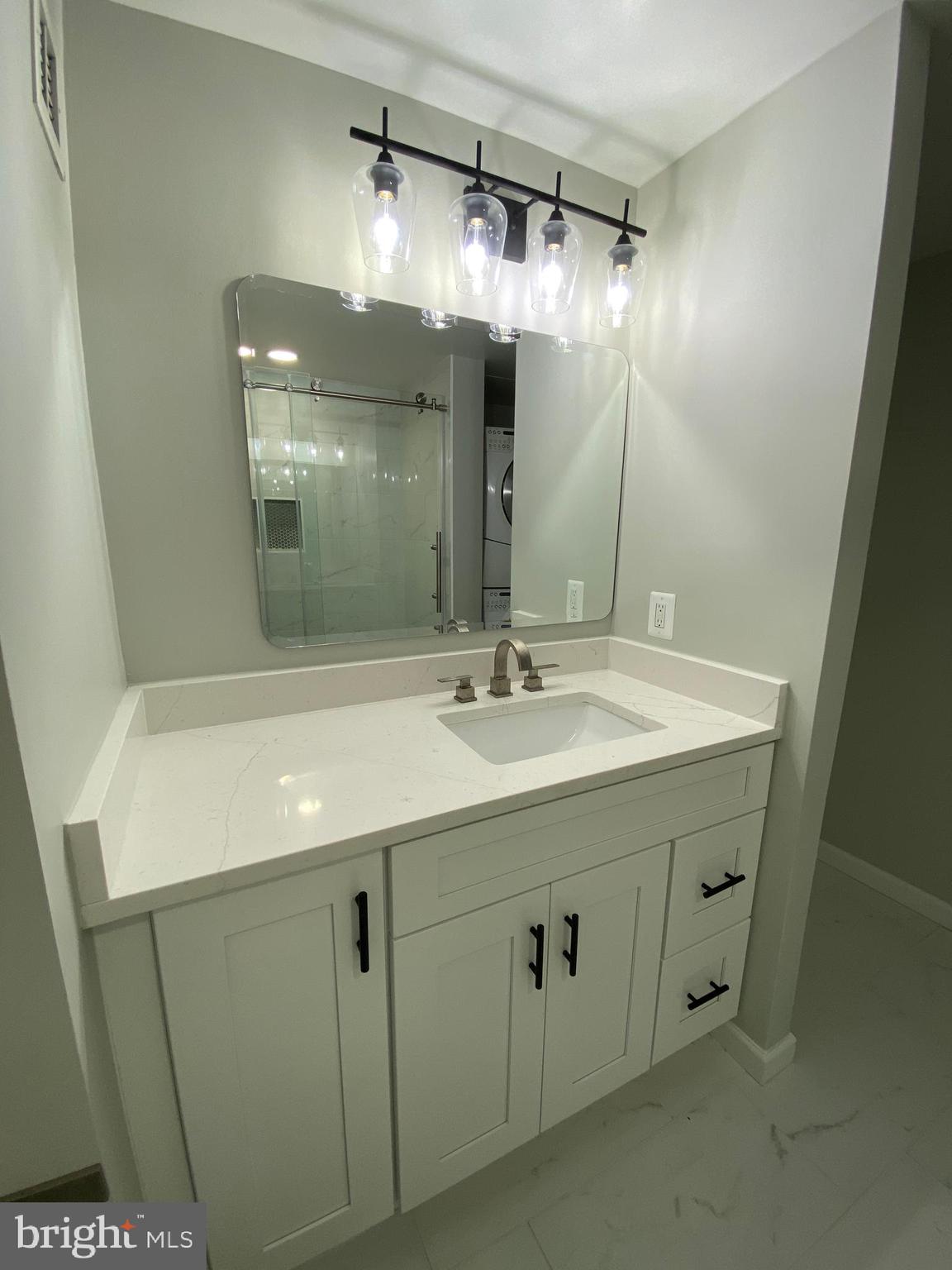 7111 WOODMONT AVE #413