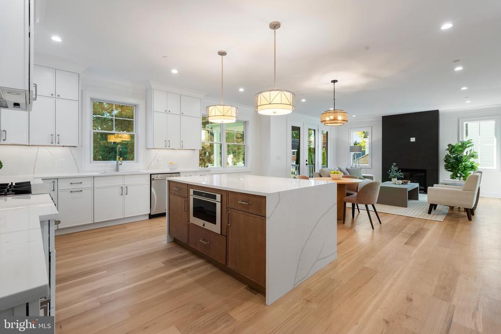 4508 DELMONT LANE