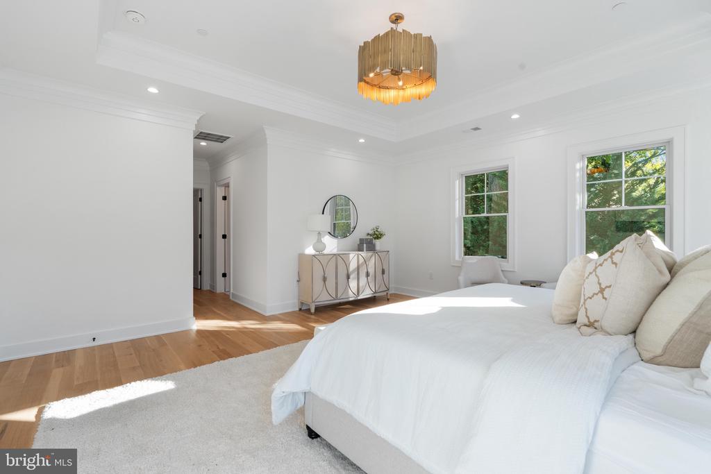 4508 DELMONT LANE