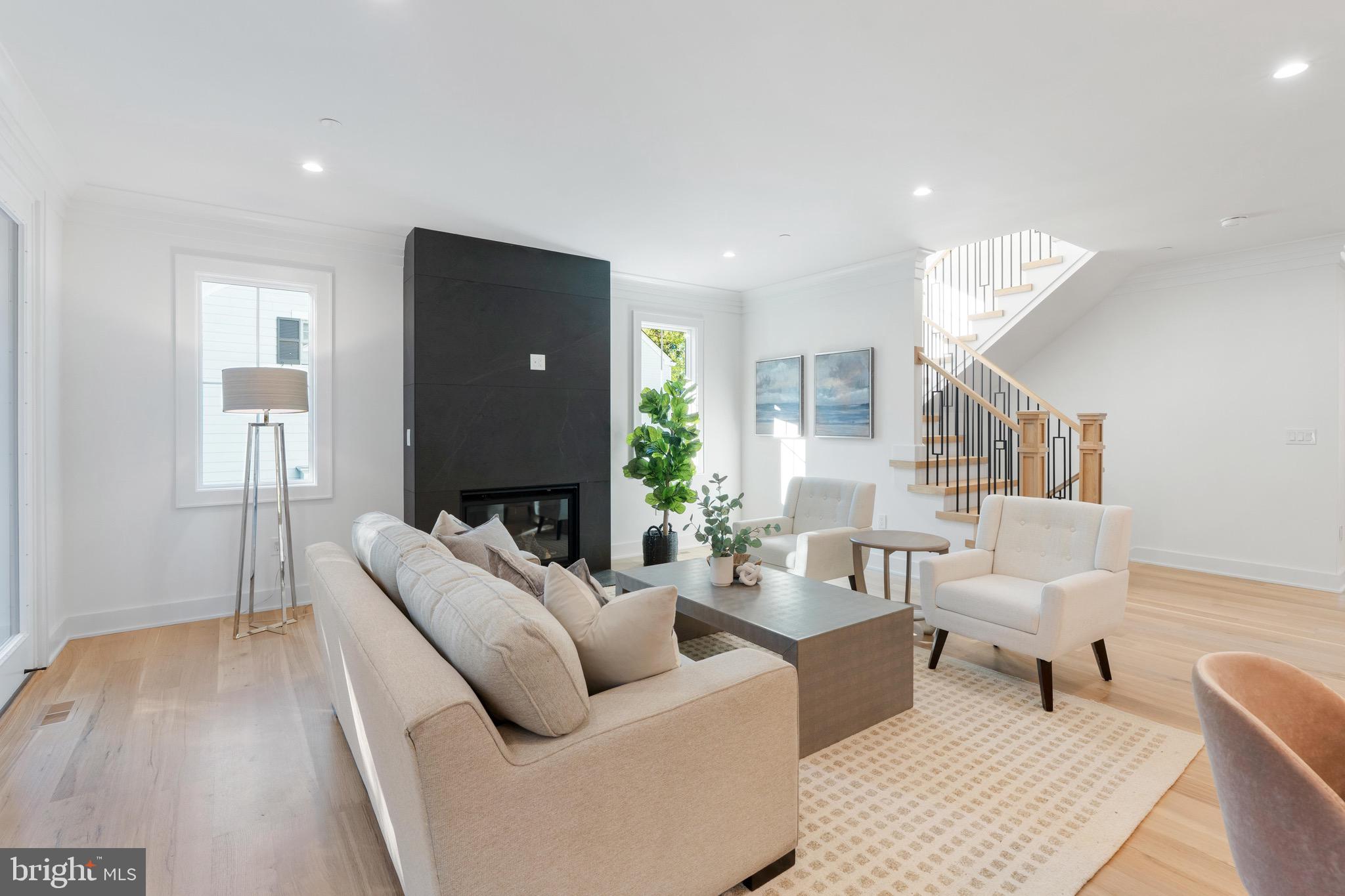 4508 DELMONT LANE