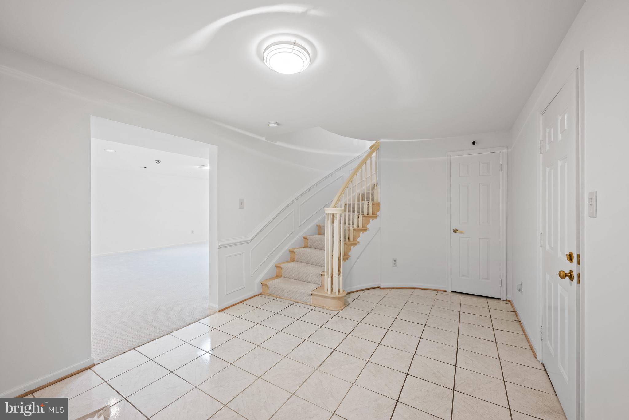 6 Meyer Point Ct