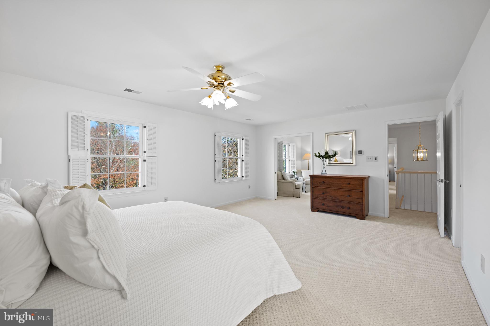 6 Meyer Point Ct