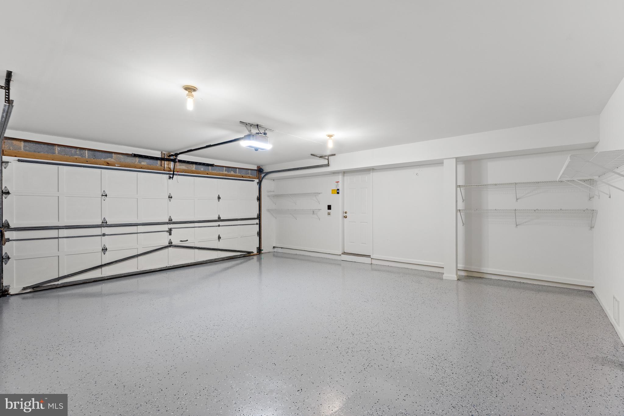 6 Meyer Point Ct