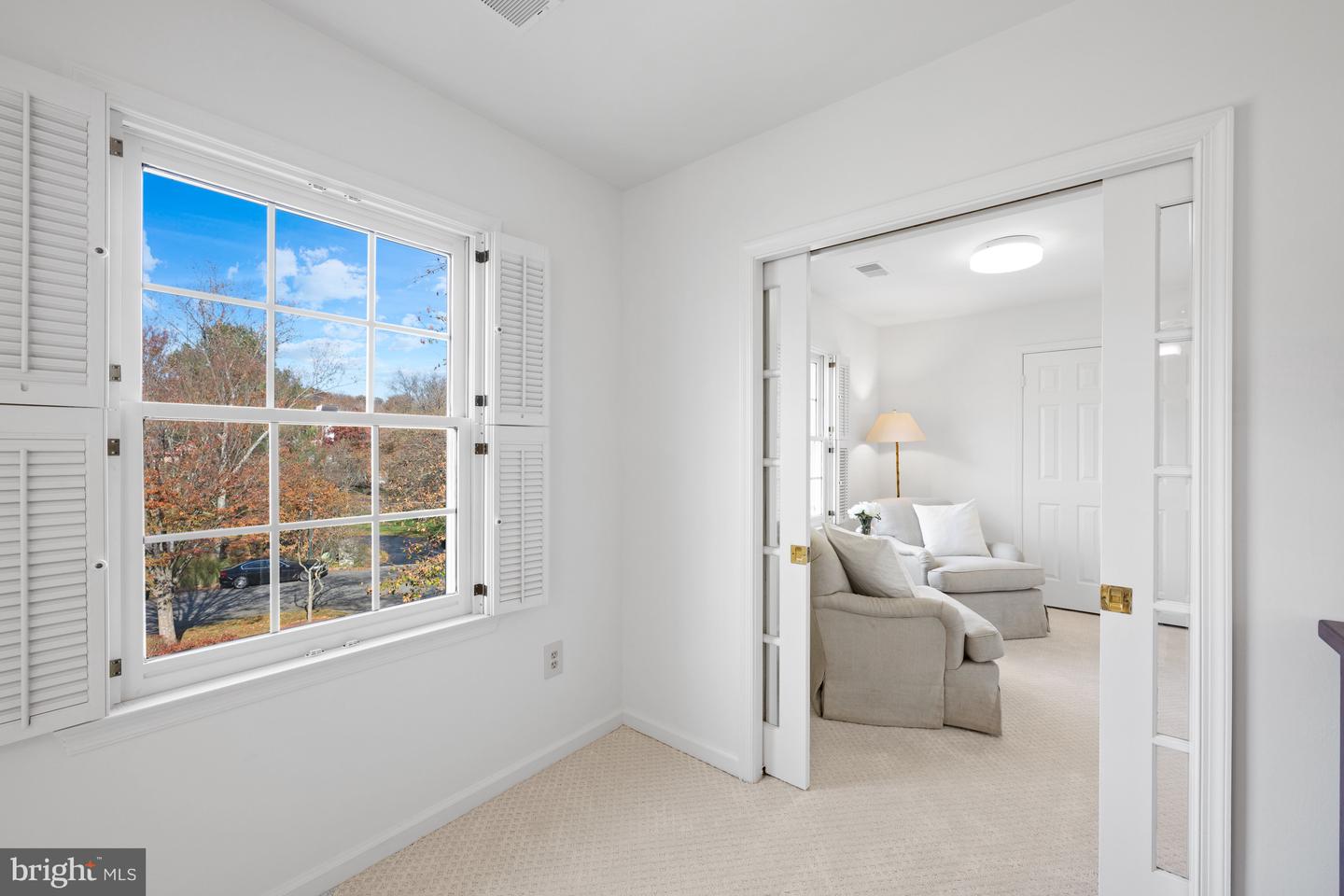 6 Meyer Point Ct