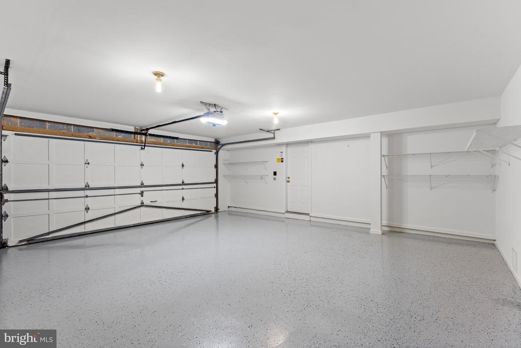 6 Meyer Point Ct