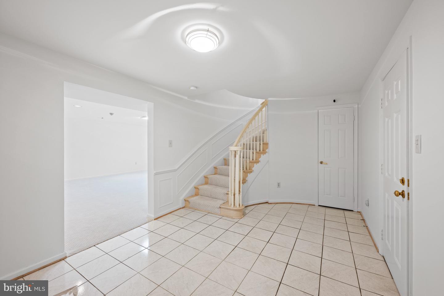 6 Meyer Point Ct