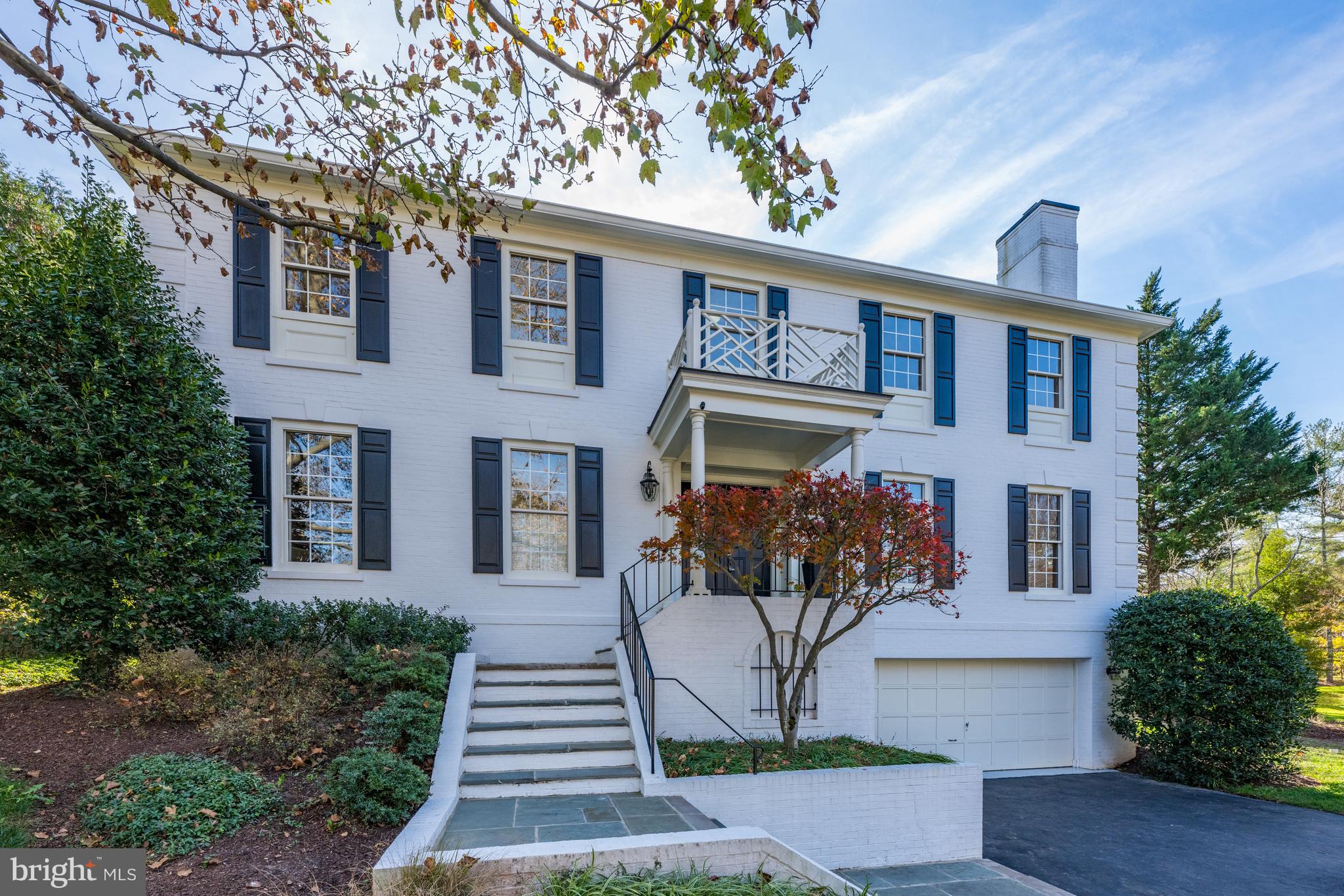 6 Meyer Point Ct