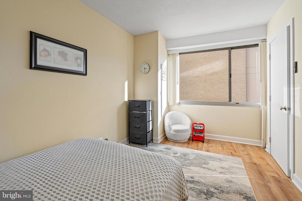 4515 WILLARD AVENUE 606S