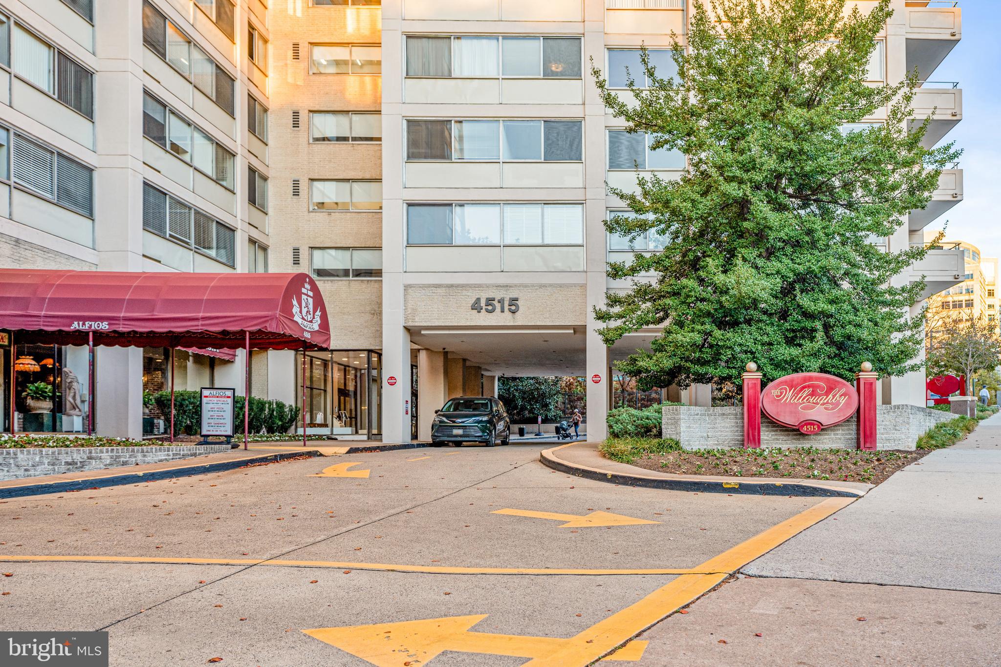 4515 WILLARD AVENUE 606S
