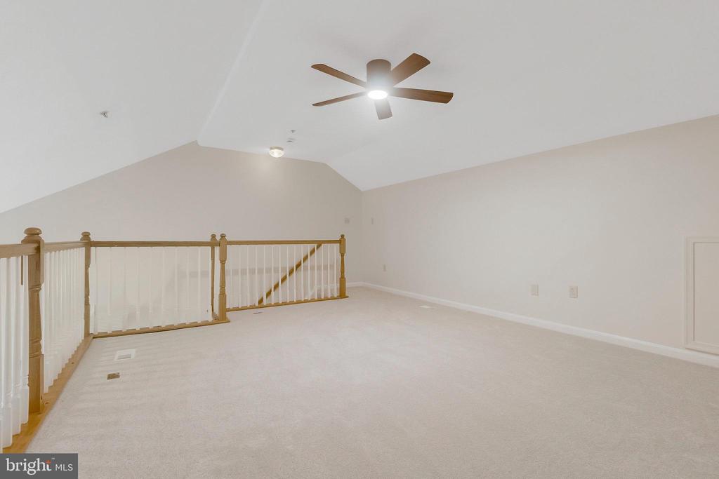 205 Longpoint Way