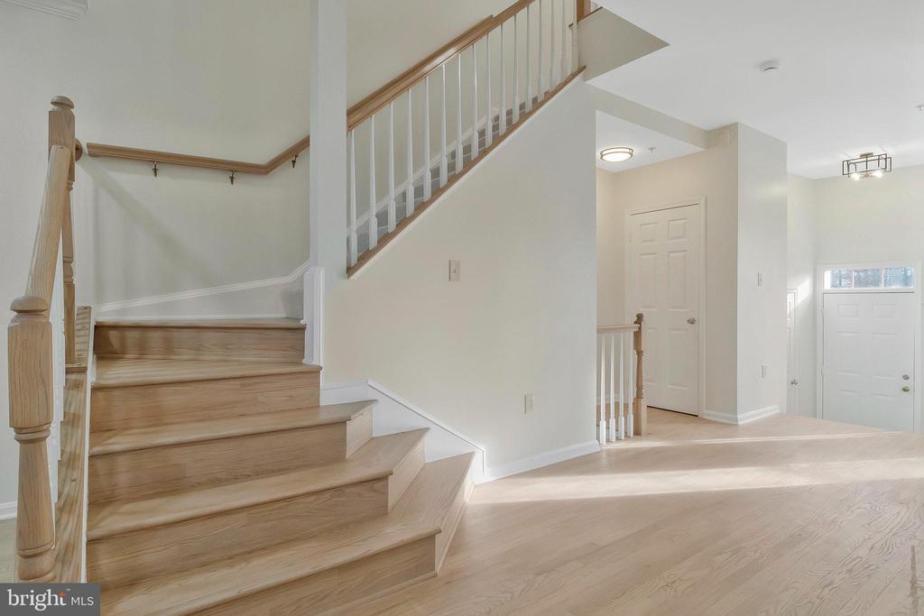205 Longpoint Way