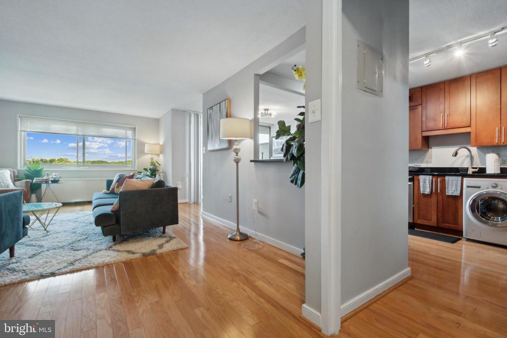 7333 New Hampshire Ave #1001