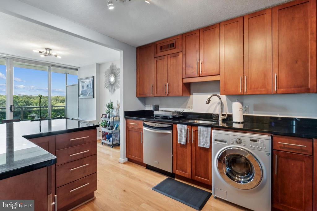 7333 New Hampshire Ave #1001