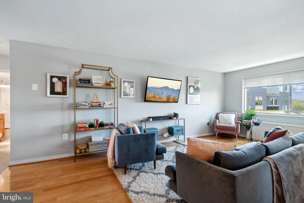 7333 New Hampshire Ave #1001