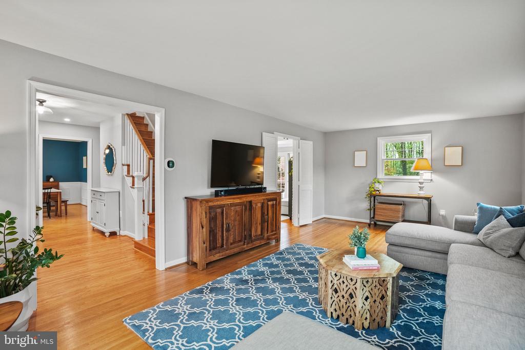 8004 CINDY LANE
