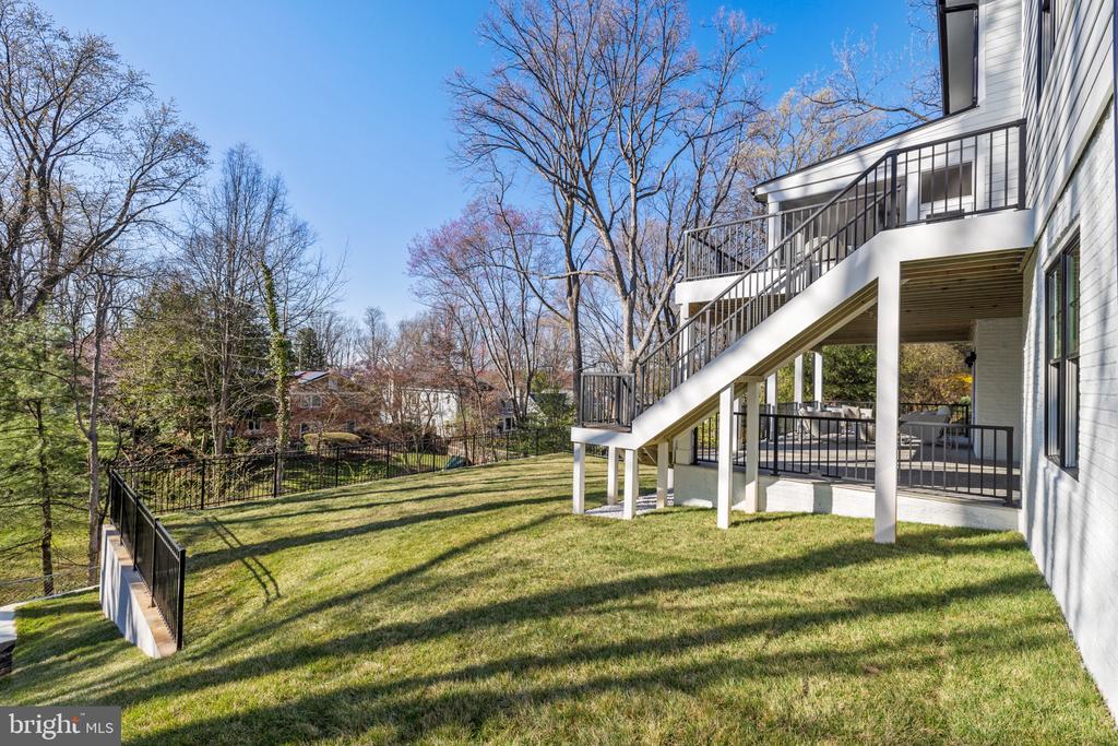7548 SEBAGO ROAD