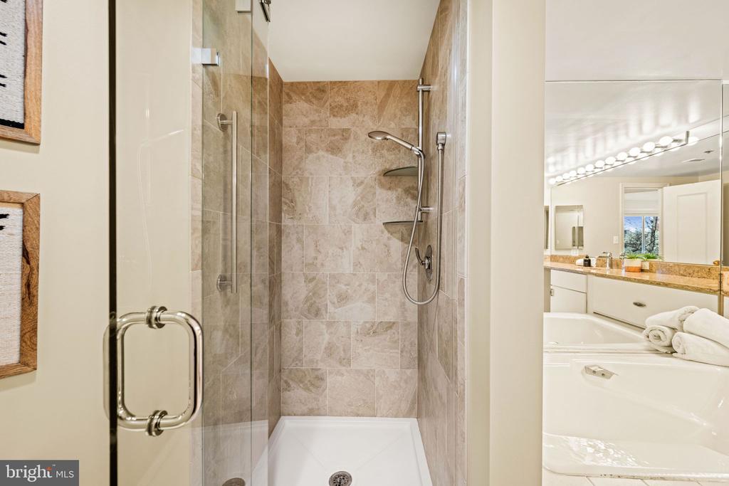 5802 NICHOLSON LANE Unit: 2-502