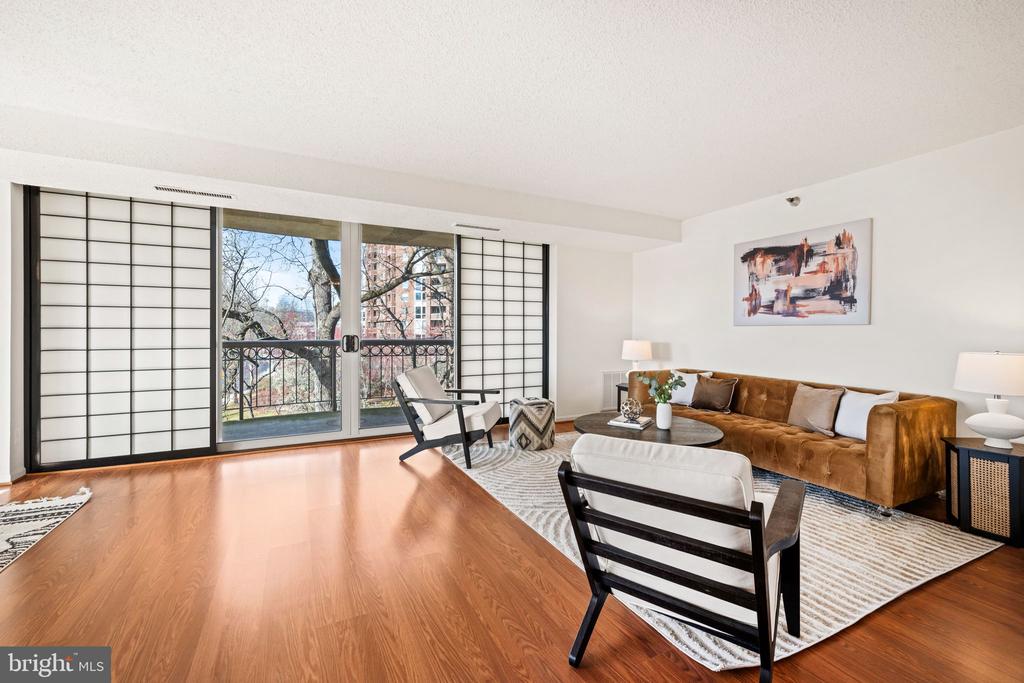 5802 NICHOLSON LANE Unit: 2-502