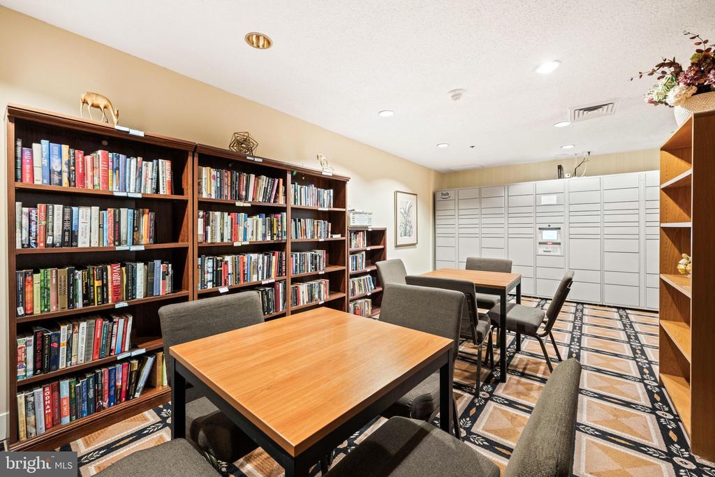 5802 NICHOLSON LANE Unit: 2-502
