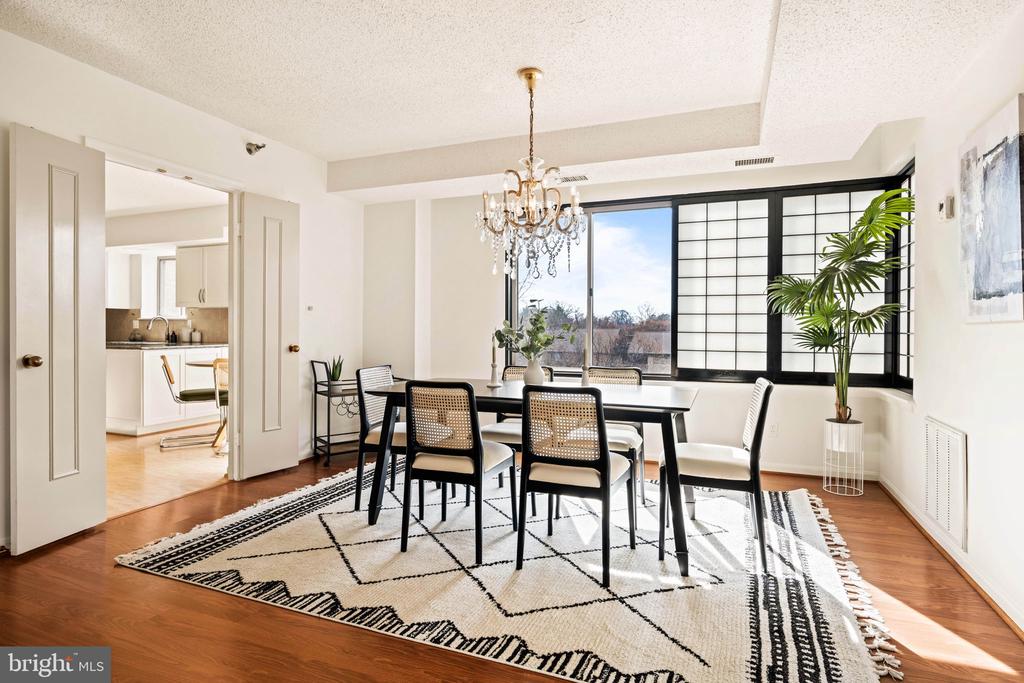 5802 NICHOLSON LANE Unit: 2-502