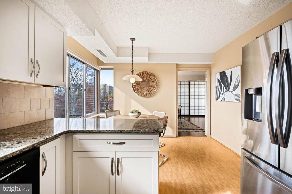 5802 NICHOLSON LANE Unit: 2-502