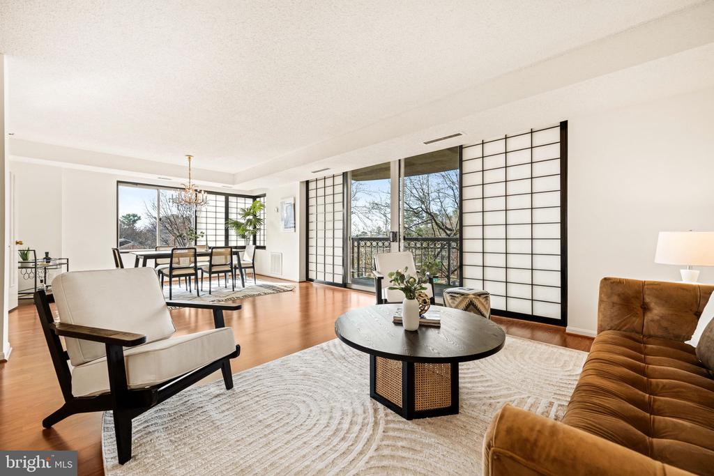5802 NICHOLSON LANE Unit: 2-502