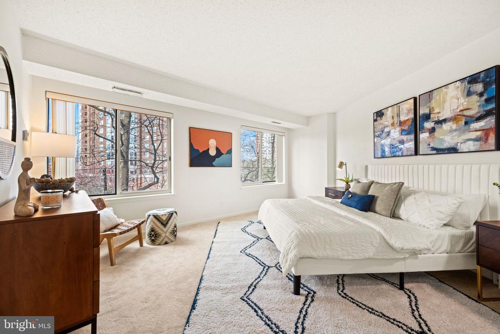 5802 NICHOLSON LANE Unit: 2-502