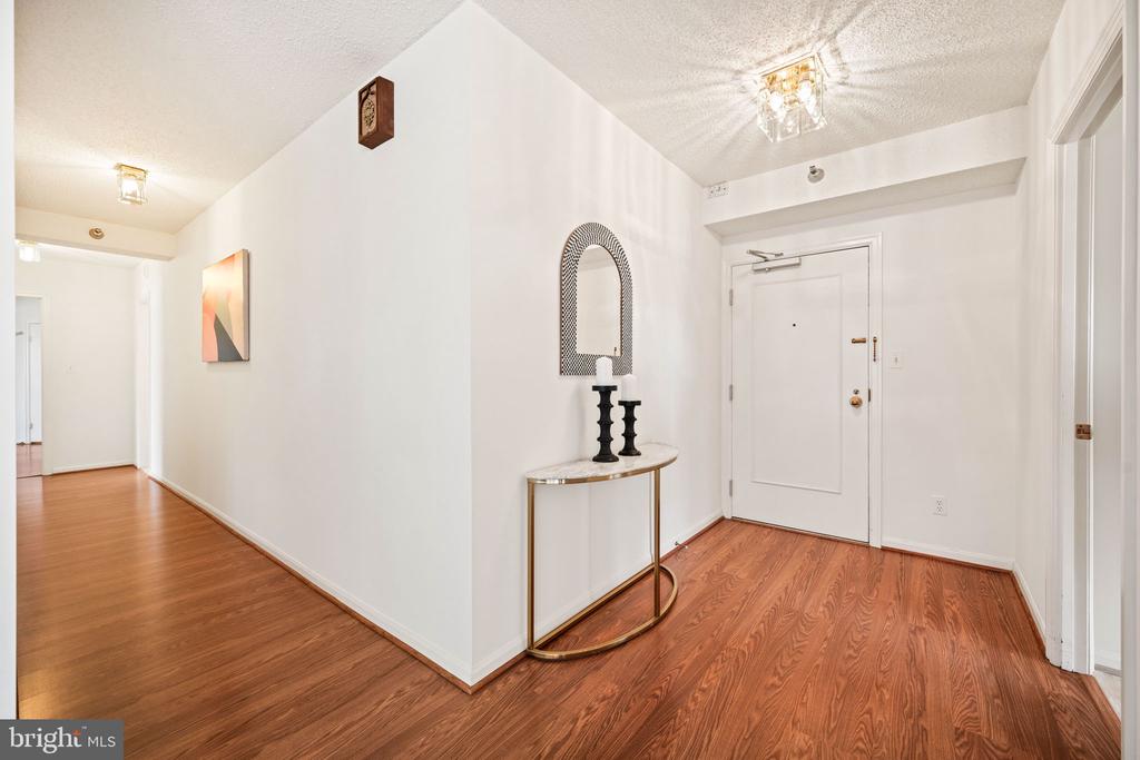 5802 NICHOLSON LANE Unit: 2-502