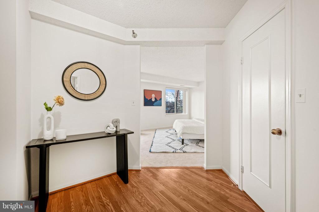 5802 NICHOLSON LANE Unit: 2-502