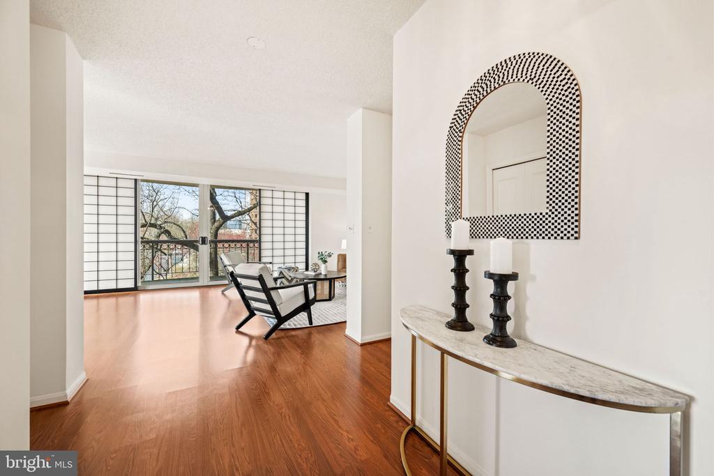 5802 NICHOLSON LANE Unit: 2-502