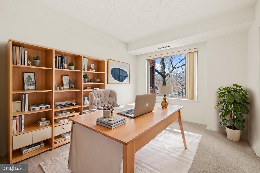 5802 NICHOLSON LANE Unit: 2-502