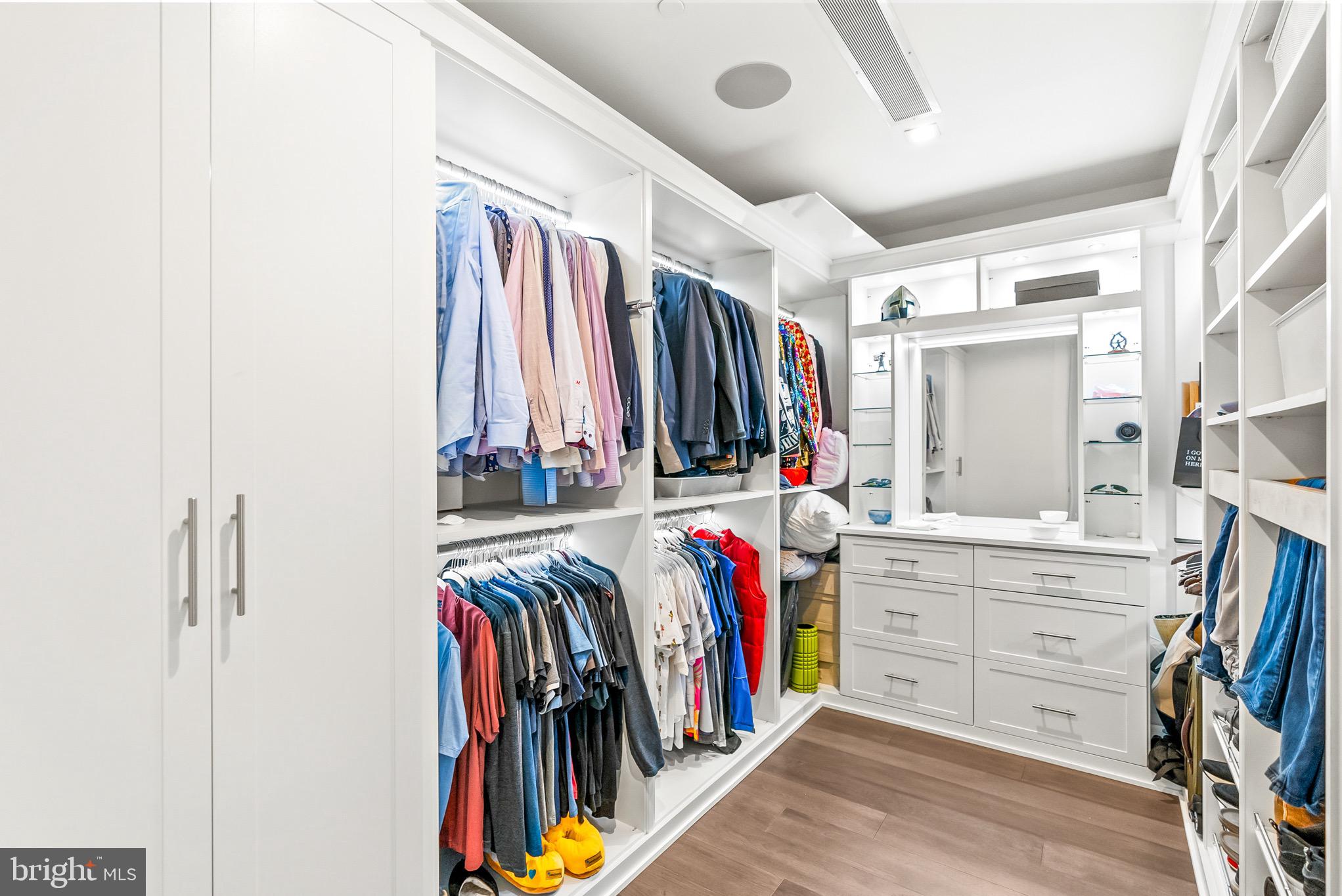 4901 HAMPDEN LANE 703