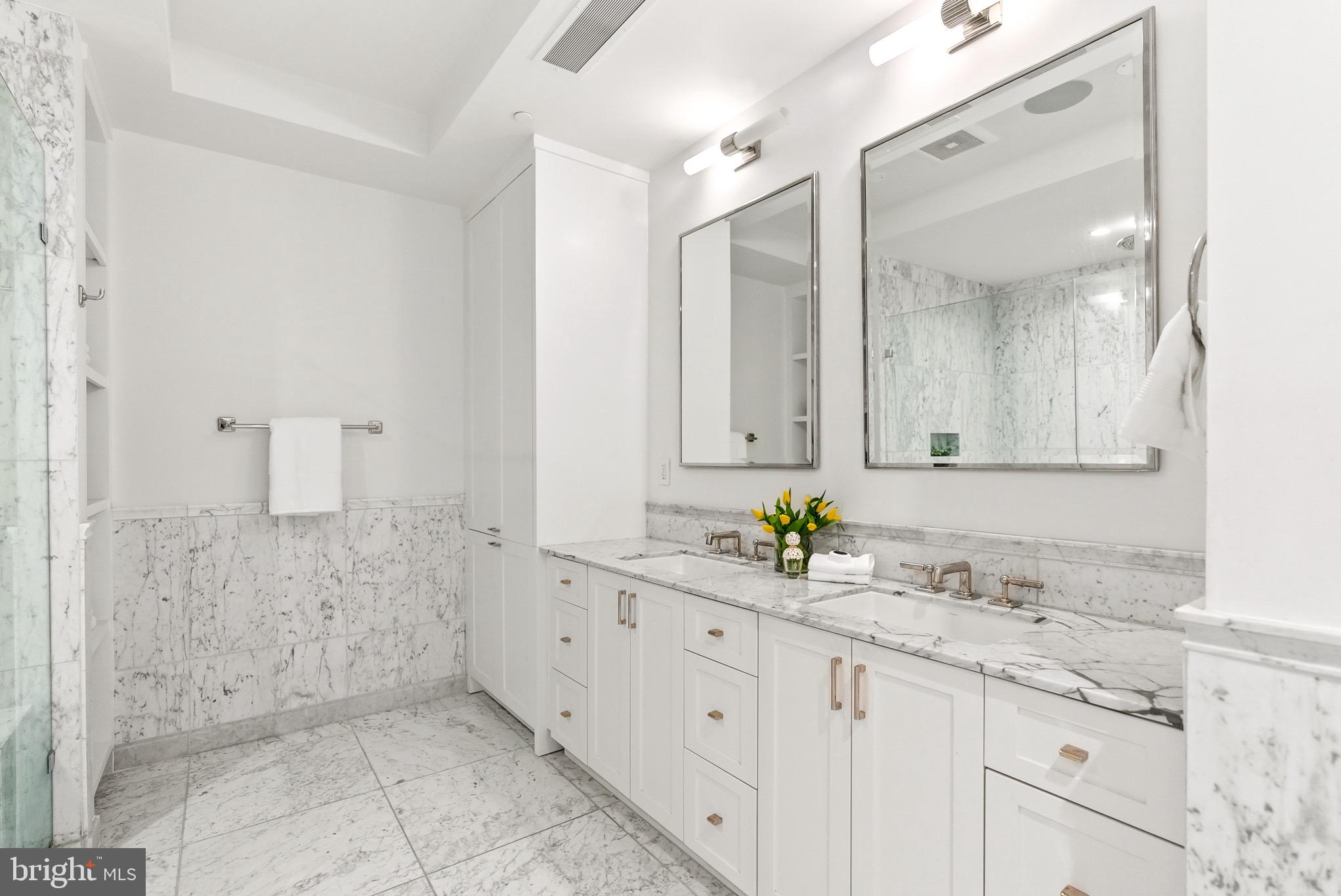 4901 HAMPDEN LANE 703