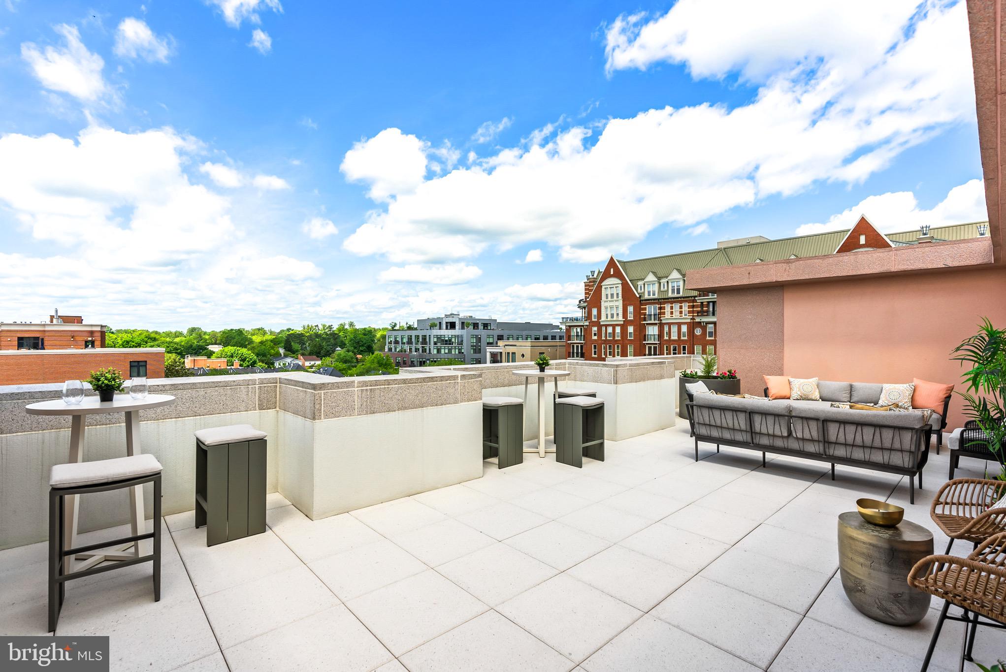 4901 HAMPDEN LANE 703