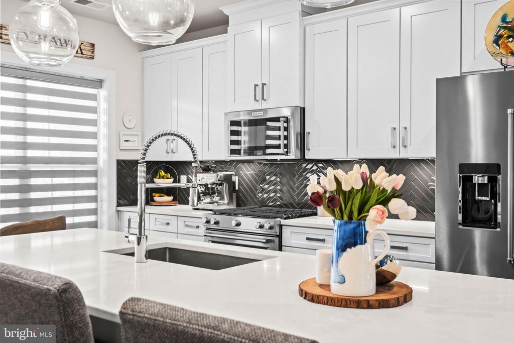 9664 FIELDS ROAD Unit: 9664