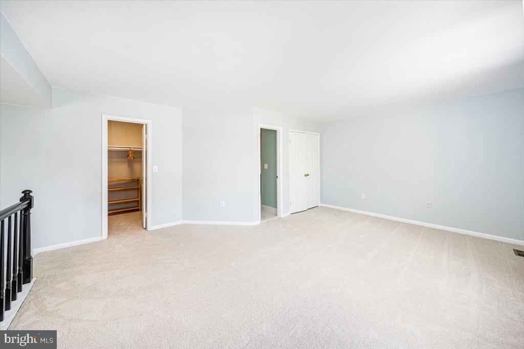 16012 HOWARD LANDING DRIVE