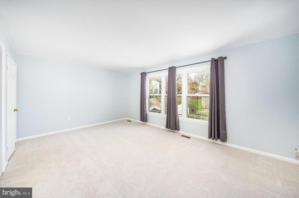 16012 HOWARD LANDING DRIVE