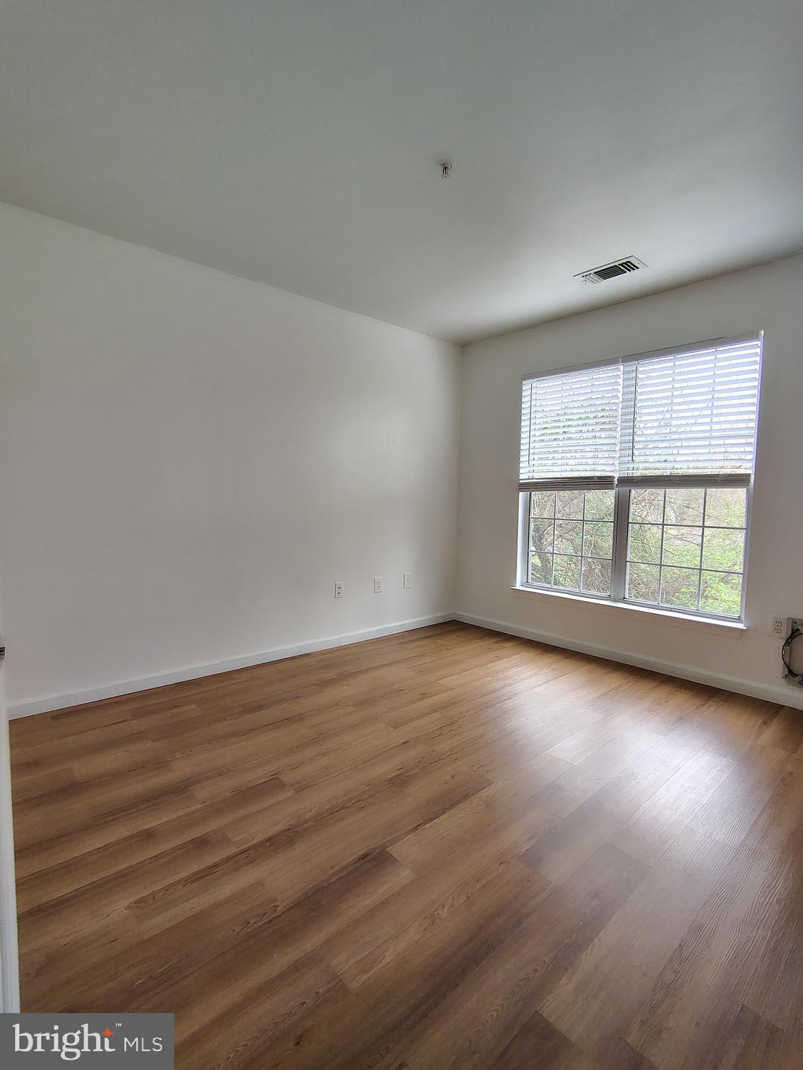 20005 DUNSTABLE CIRCLE 103-24