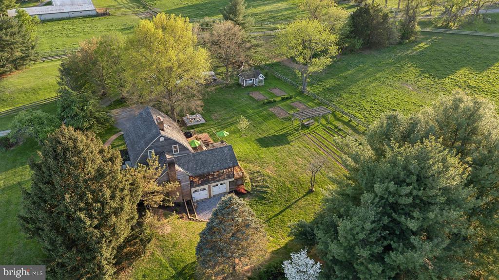 22818 HOWARD CHAPEL ROAD