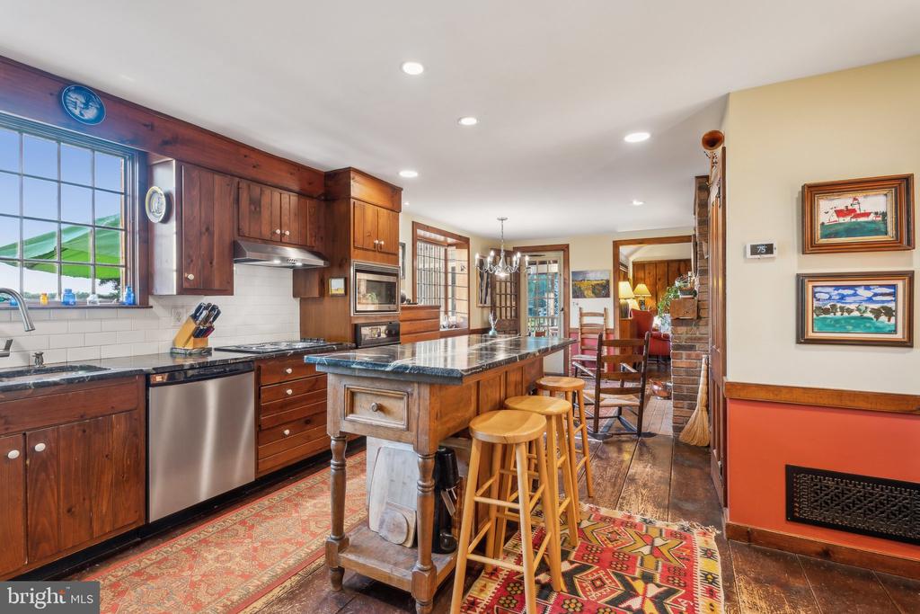22818 HOWARD CHAPEL ROAD