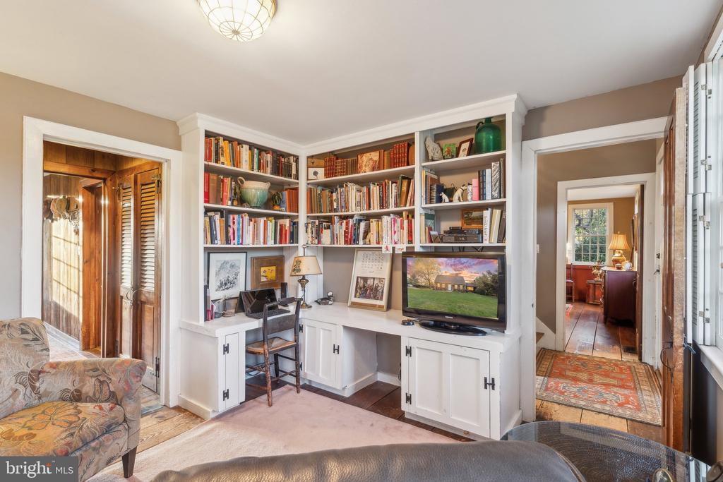 22818 HOWARD CHAPEL ROAD
