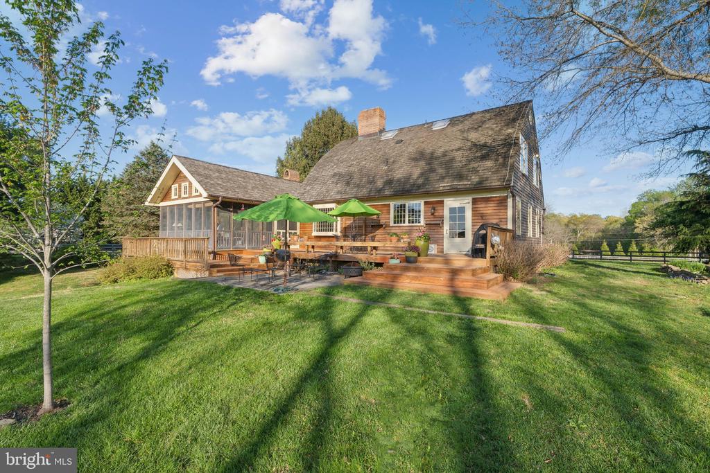22818 HOWARD CHAPEL ROAD