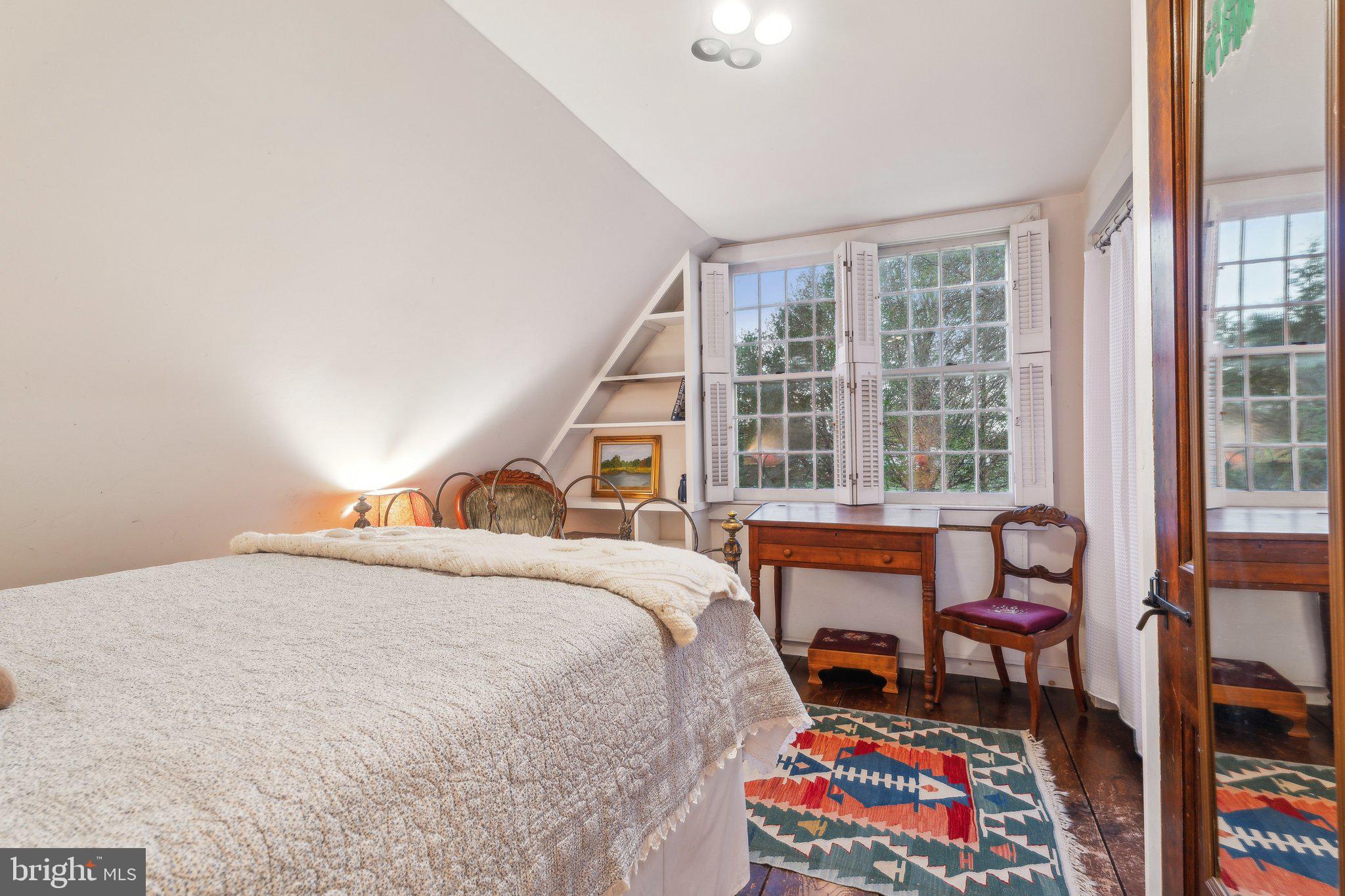 22818 HOWARD CHAPEL ROAD