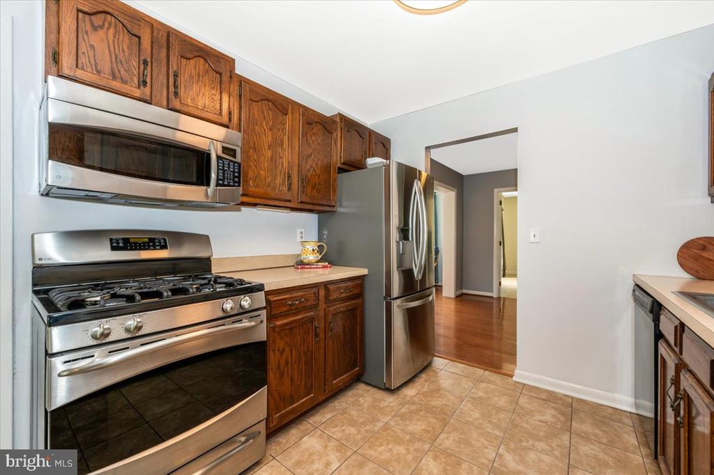 17400 HUGHES ROAD