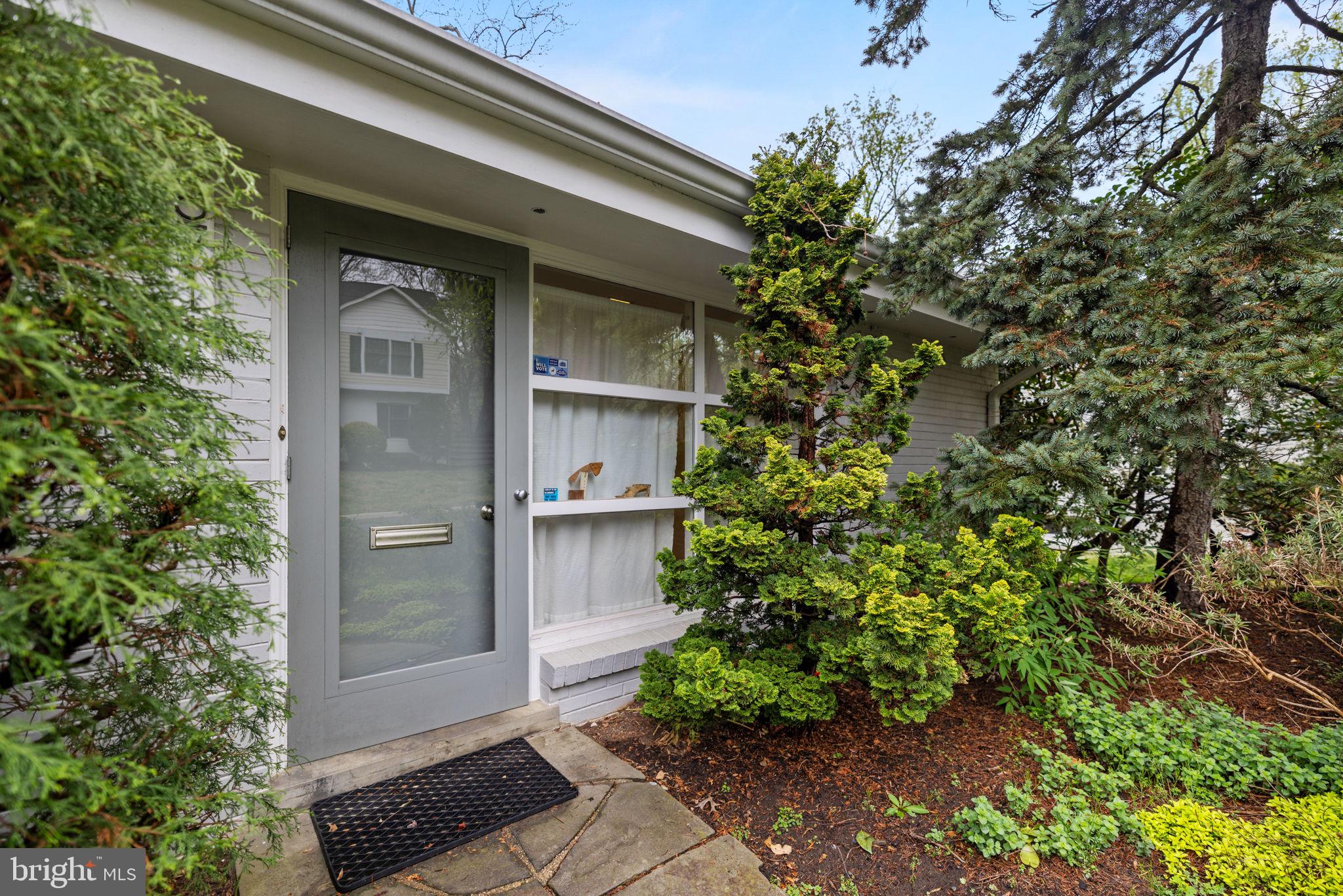 8711 BRIERLY COURT
