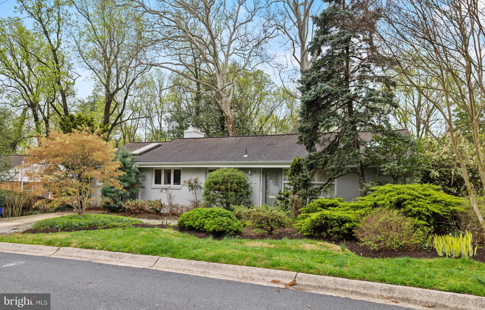 8711 BRIERLY COURT