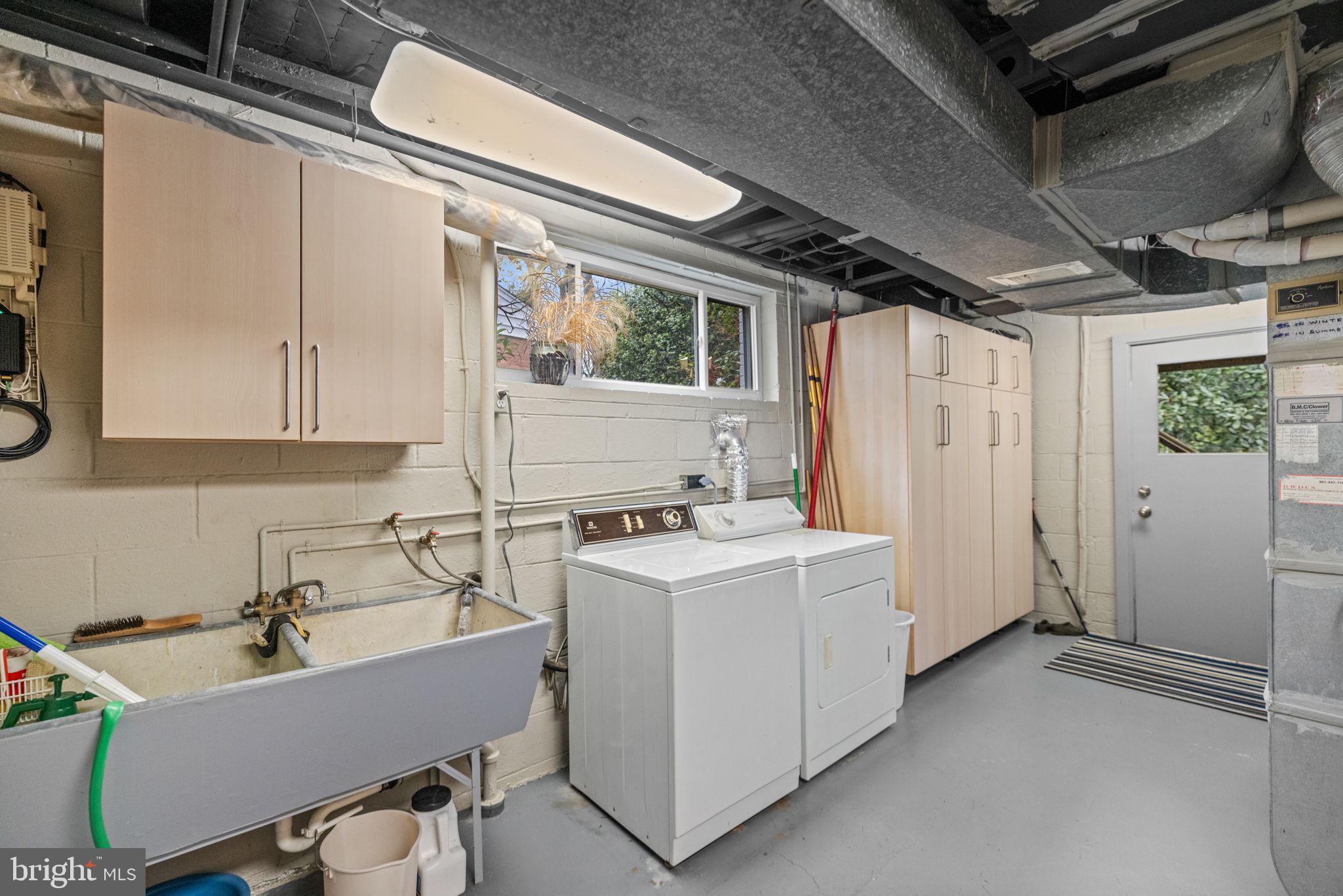 8711 BRIERLY COURT