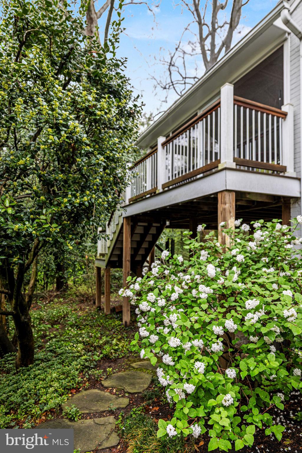 8711 BRIERLY COURT