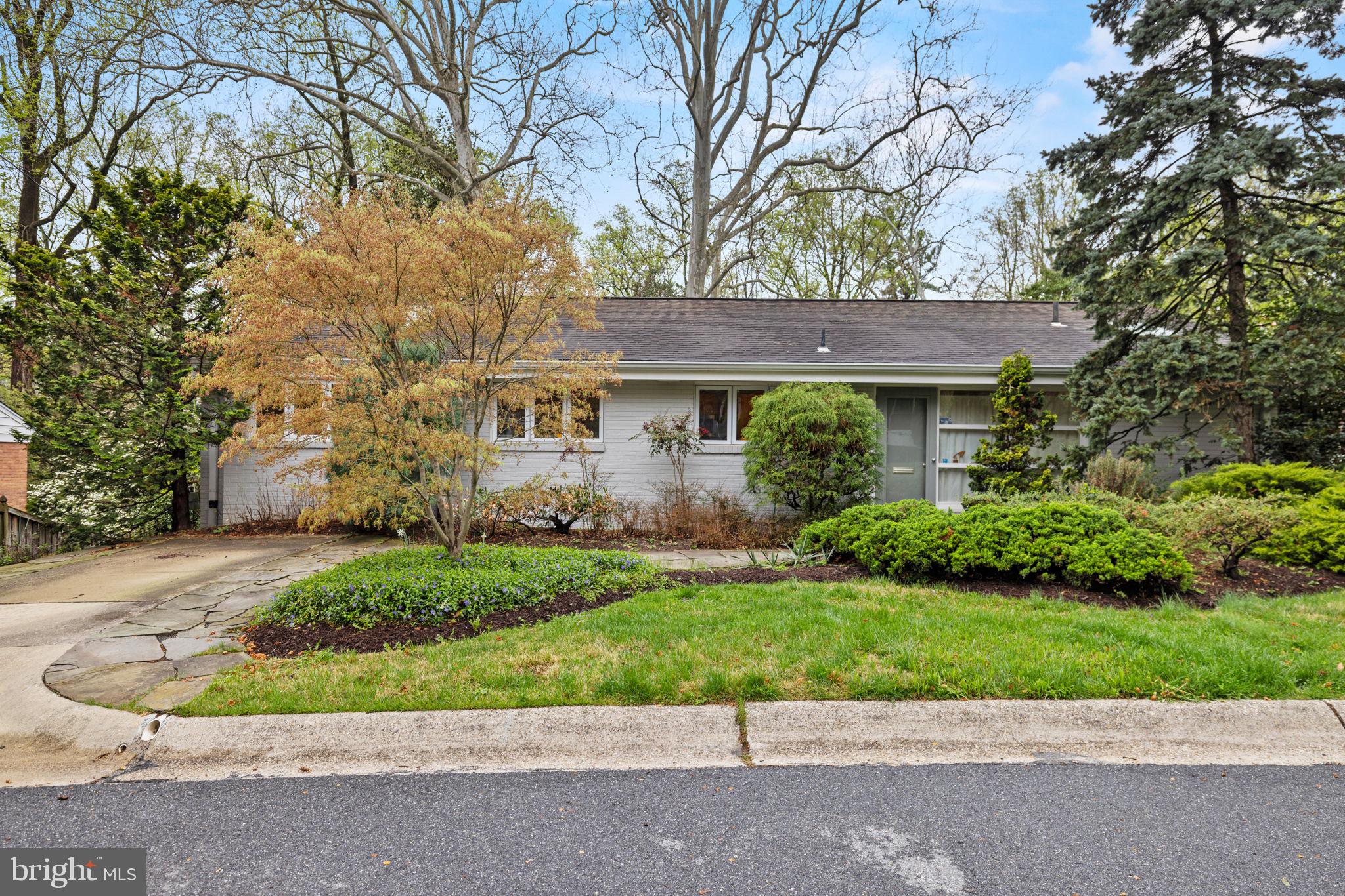 8711 BRIERLY COURT