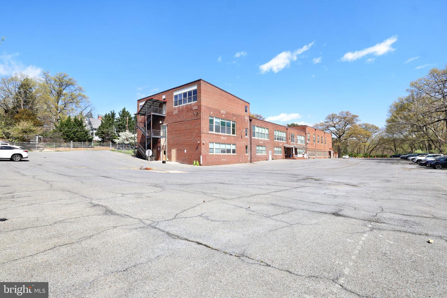 117 Elm Ave